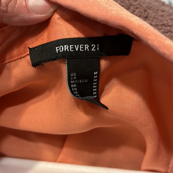 Cropped Forever 21 Silky Top. Size Medium. - Picture 3 of 5